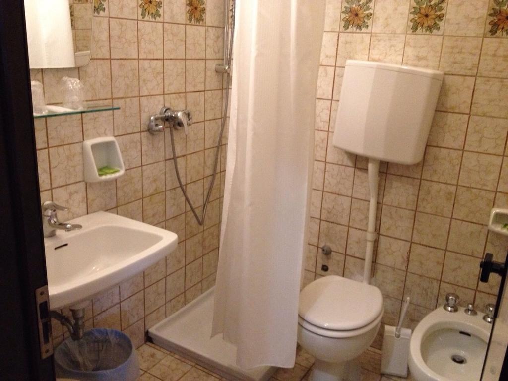 Hotel Palace Rovigo Pokoj fotografie